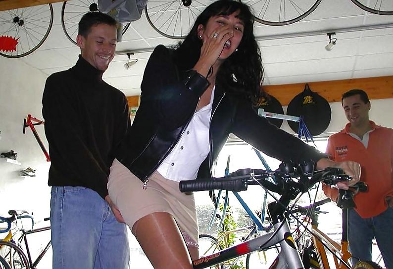 17P FRENCH NADINE fucked by two men in a bicycle shop
