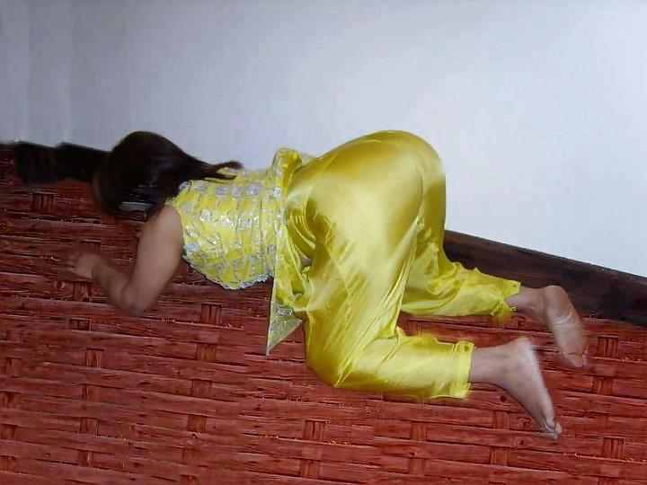 20P Amateur Indian Bitches 4