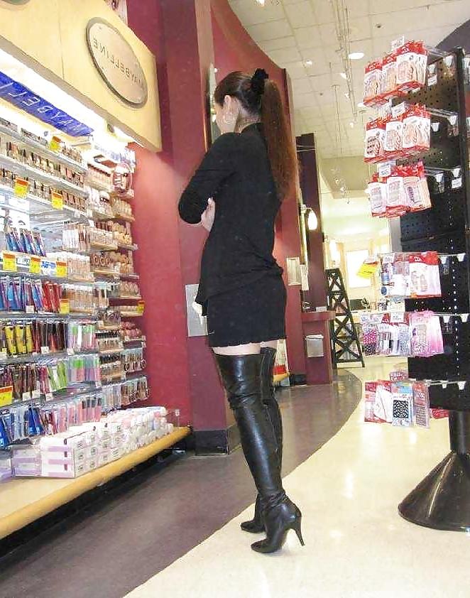 25P 052 - Hi Boots