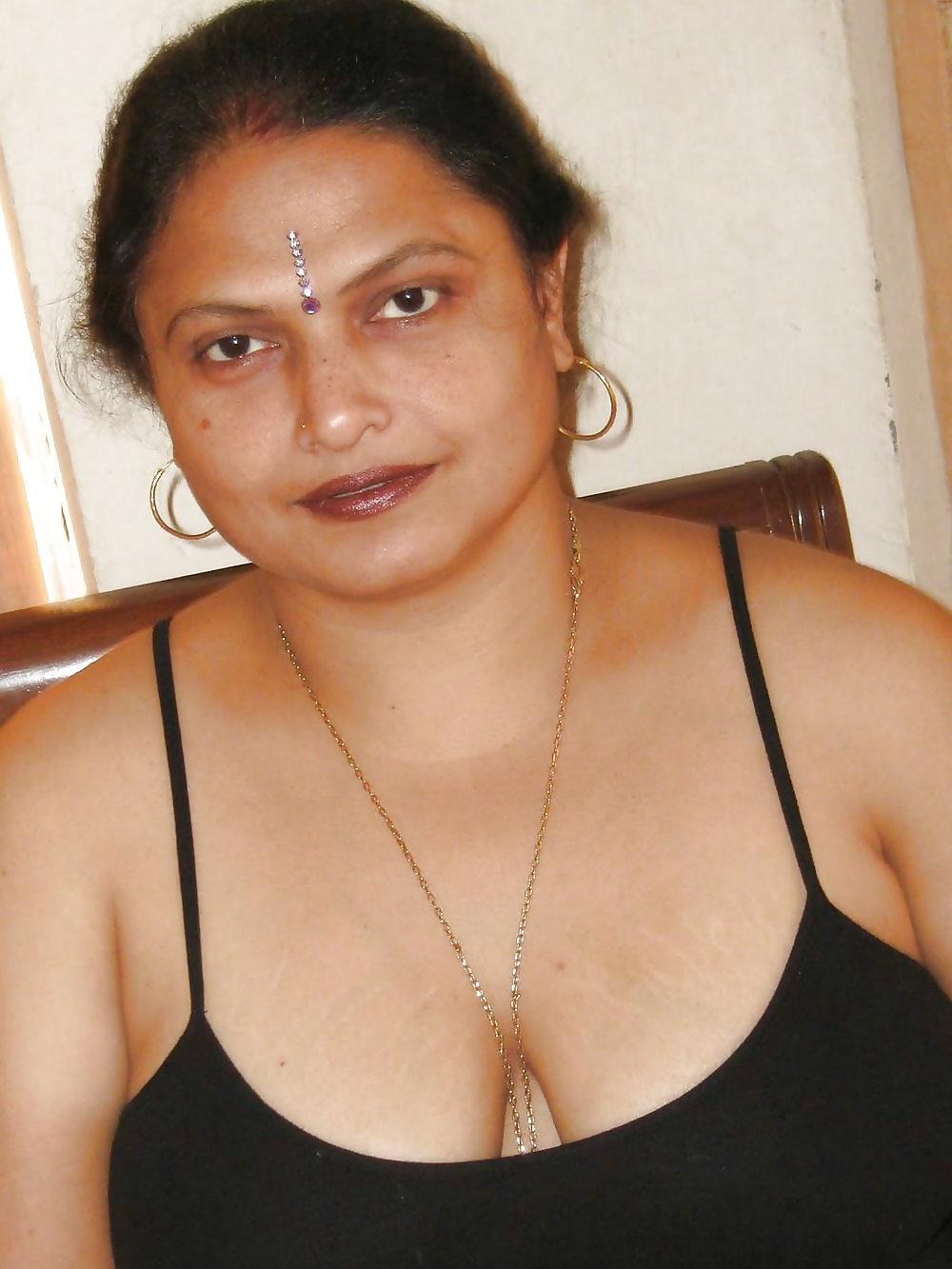 8P My new indian mature aunty