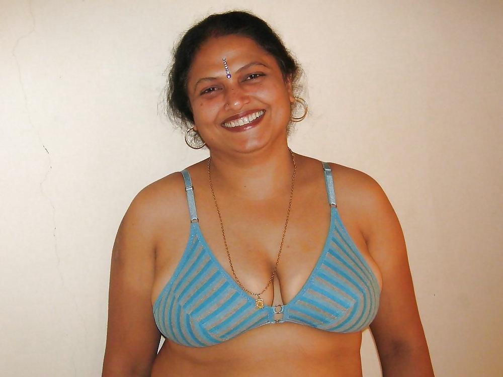 8P My new indian mature aunty