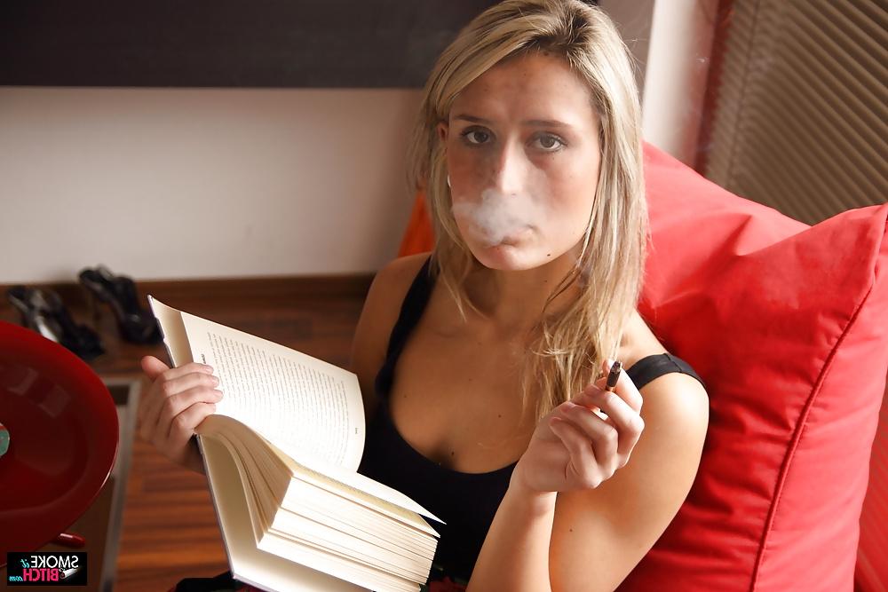 6P Sexy slut smoking Sobraine