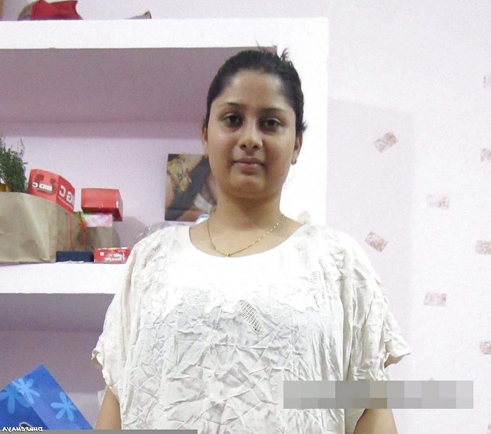 9P Indian Aunties & Horny Girls Possing Naked 