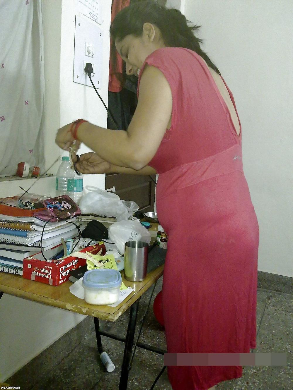 9P Indian Aunties & Horny Girls Possing Naked 