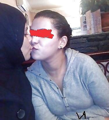 25P ARAB AMATEUR MUSLIM BEURETTE HIJAB BNAT BIG ASS vol.9