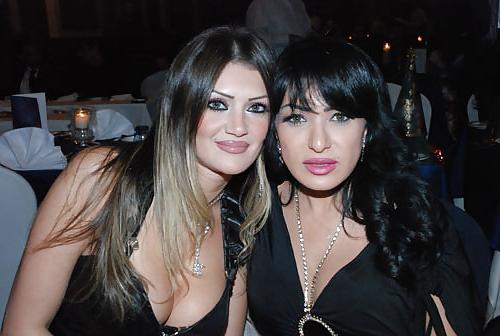 25P Hot Arab Babes