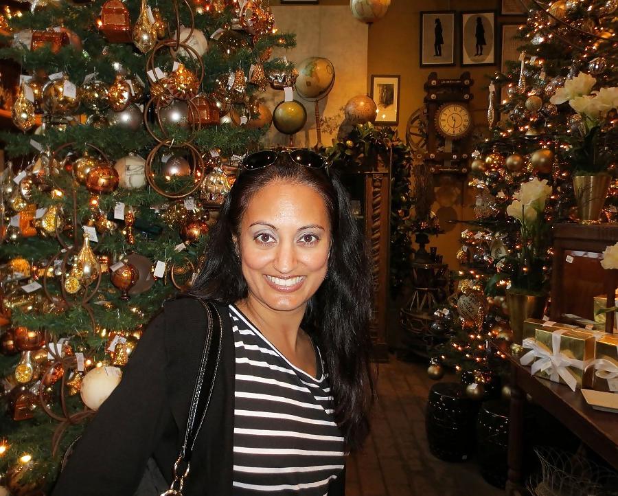 23P STUNNING INDIAN MILF - PLEASE COMMENT HER