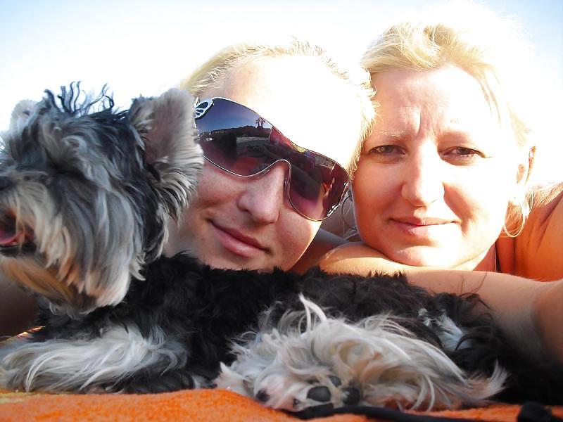 7P Daughter's friend and mom selfpics