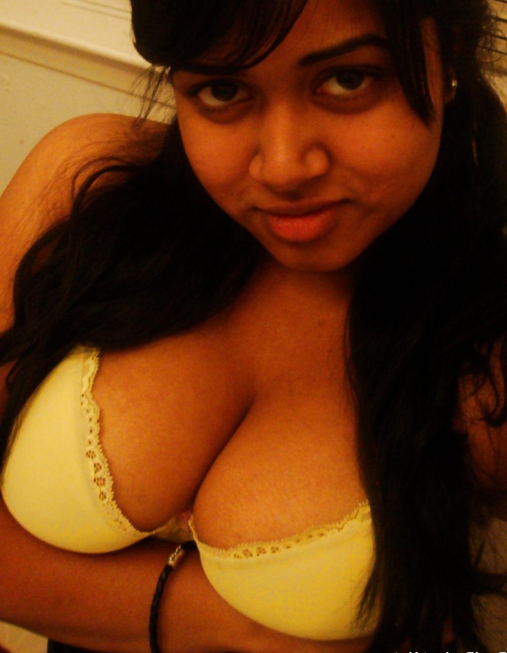 15P Amateur indian boobs (set 3)