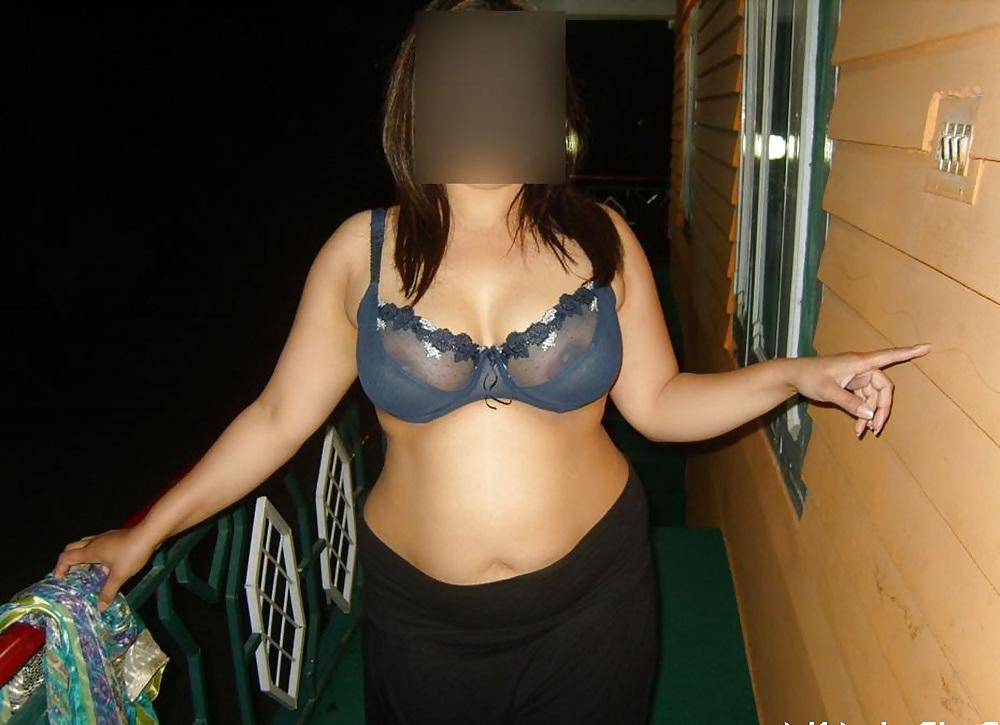 15P Amateur indian boobs (set 3)