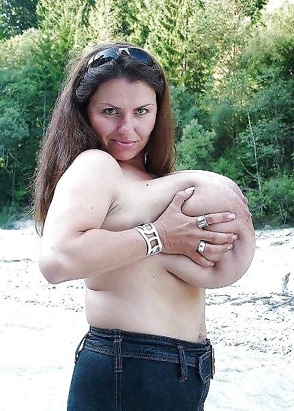 25P Esel loves... massive Boobs 01