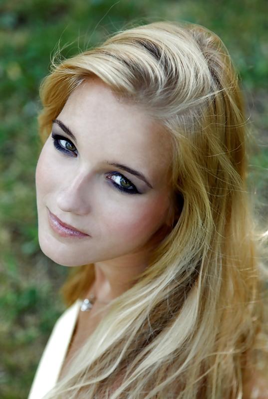 17P Beautiful Hungarian Teens