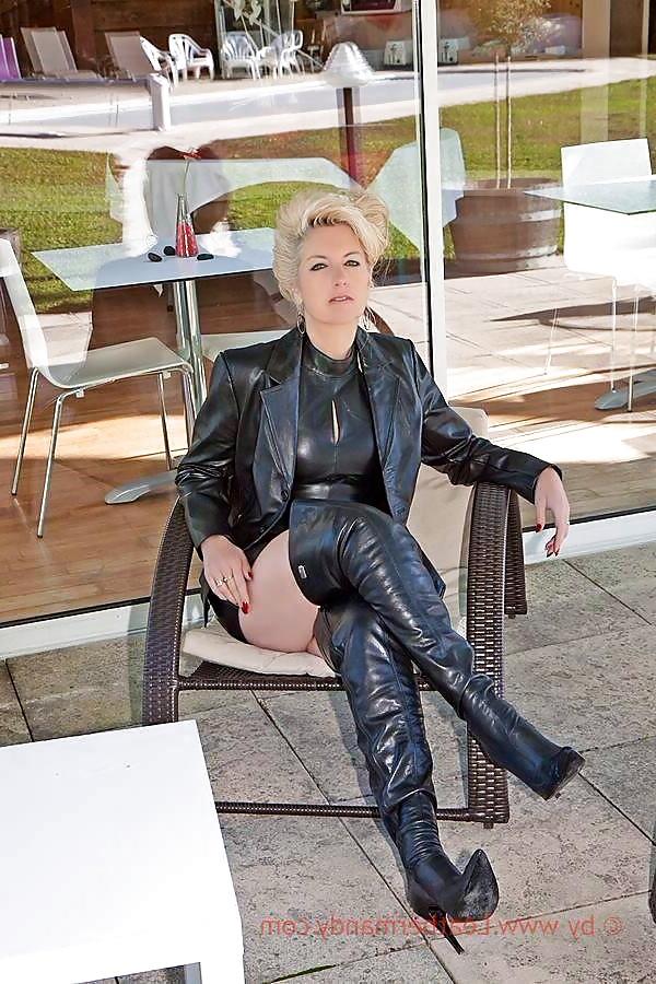 25P Sexy Women in Boots #15