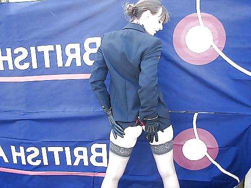 25P Upskirt babes more fanny flashers..  :)