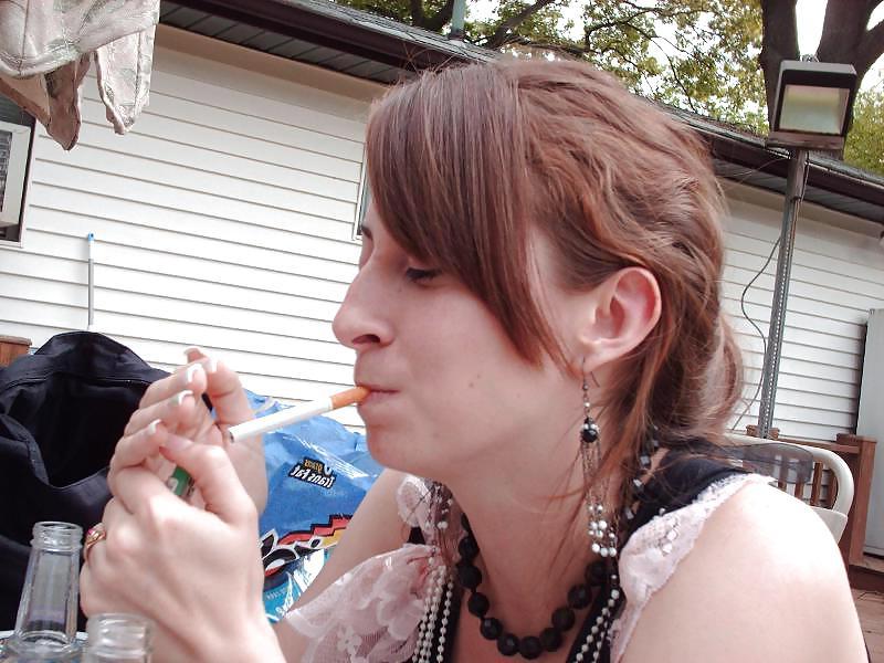 25P Smoking babes