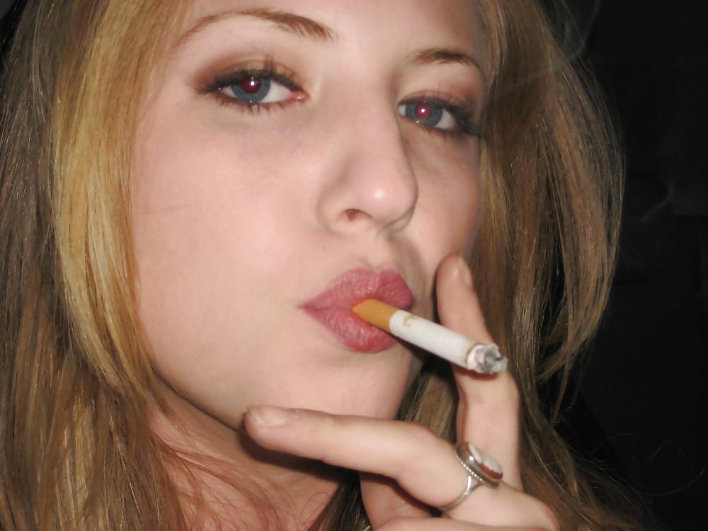 25P Smoking babes