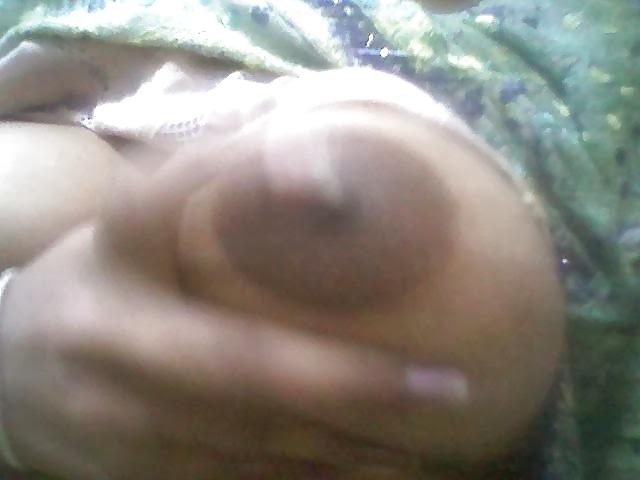 25P Desi auntys hot boobs 