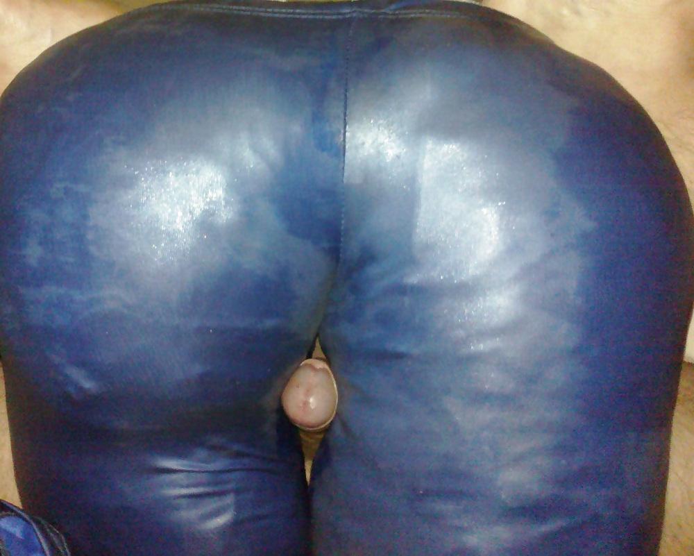 12P Humping shiny ass
