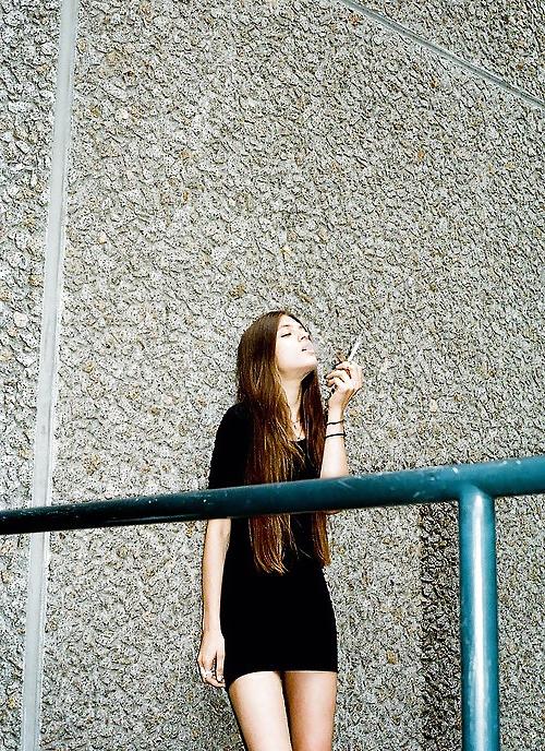 25P Smoking Beauties