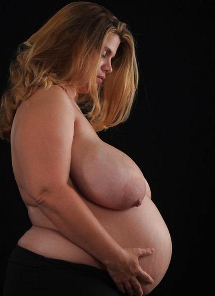 12P Pregnant Woman With Huge Boobs