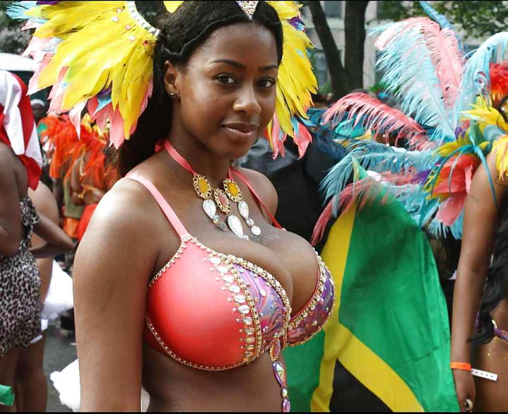 12P Ebony babes