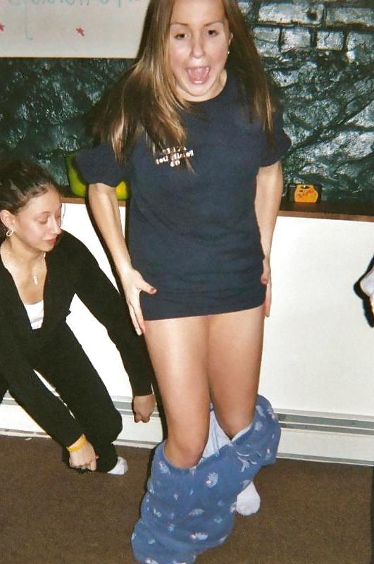 10P BABES PANTY DOWNING