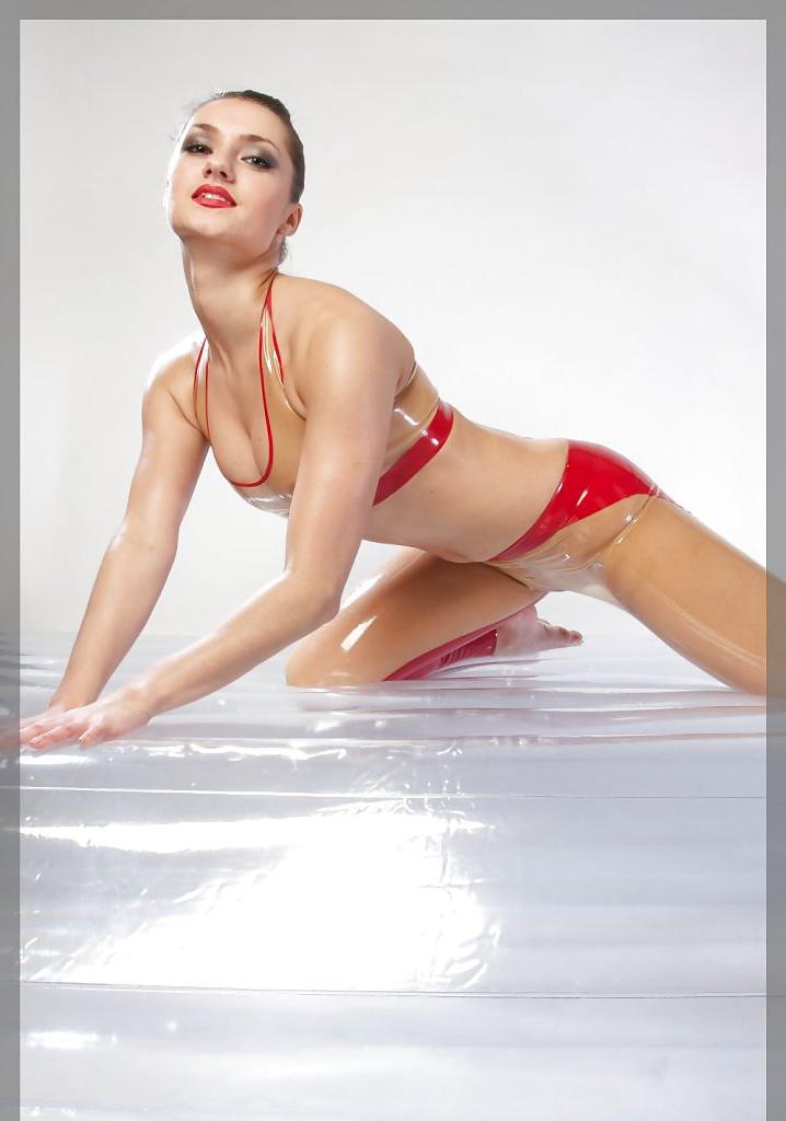 25P LATEX BABES 06