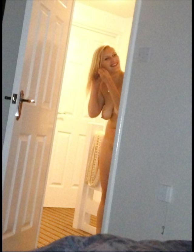 25P Young very saggy tits