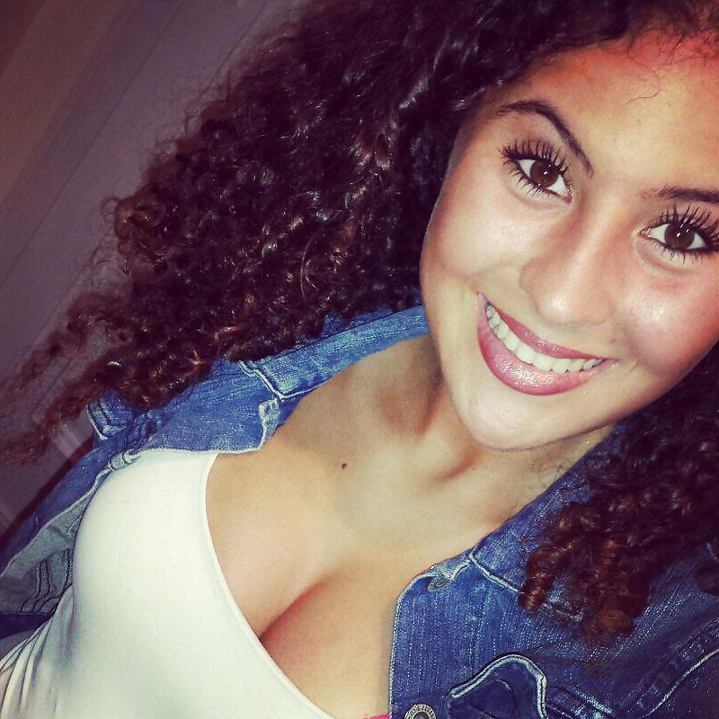 11P Petite beurette algerienne coquine