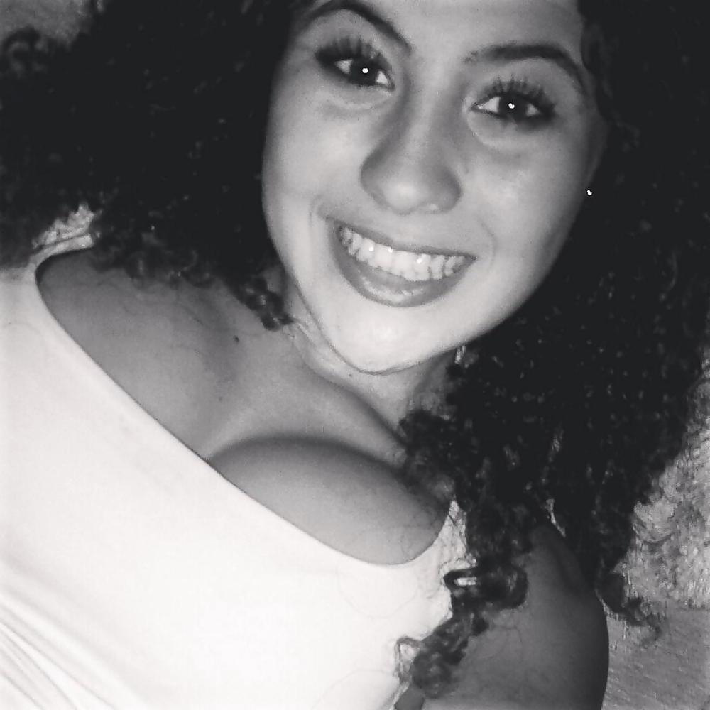 11P Petite beurette algerienne coquine