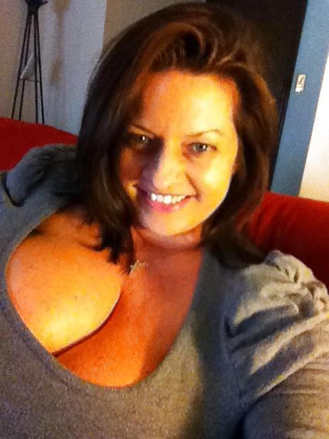 25P Huge Tits, Tight Tops 33