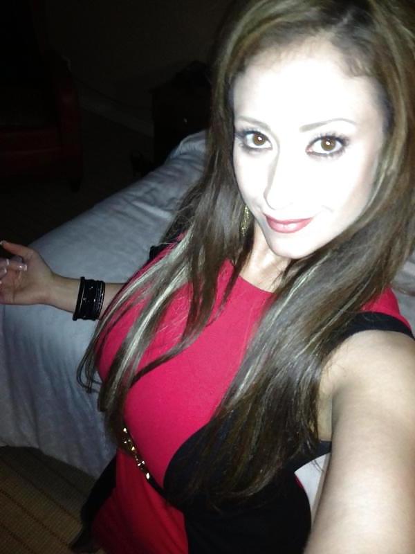 25P Huge Tits, Tight Tops 33