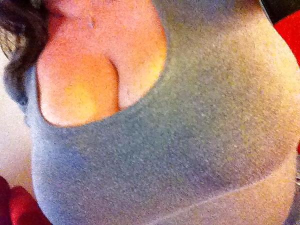 25P Huge Tits, Tight Tops 33