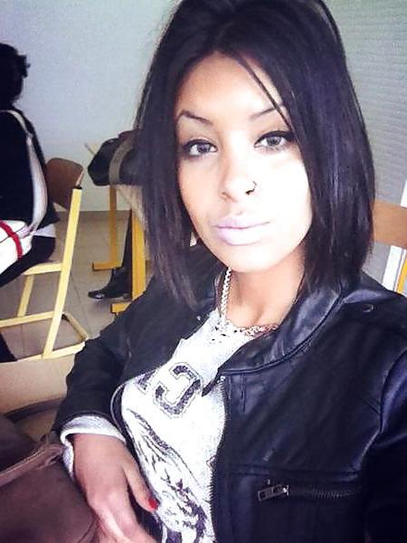 25P Amel Beurette Trop Bonne