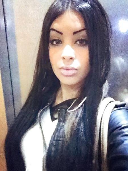 25P Amel Beurette Trop Bonne