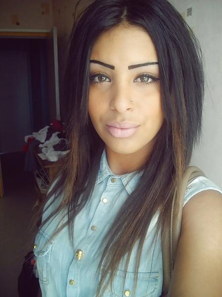 25P Amel Beurette Trop Bonne