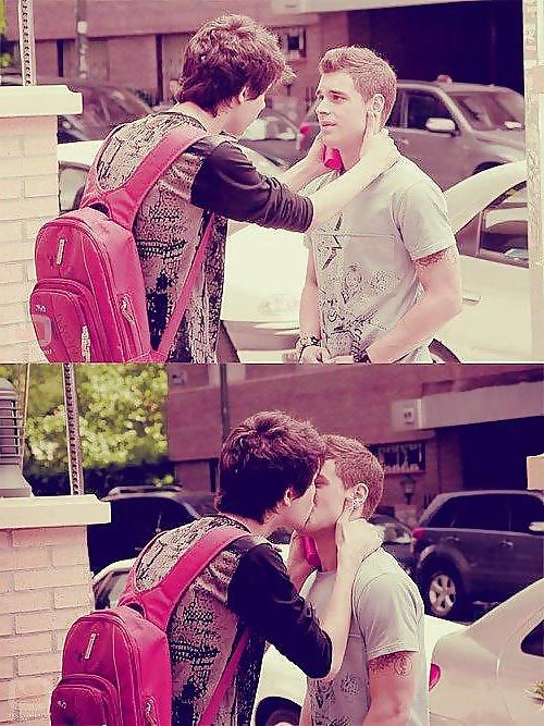 25P Hot kissing gay
