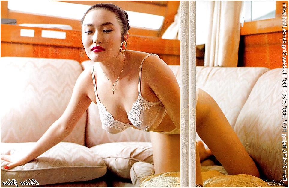 25P Sexy boobs in and out of bra