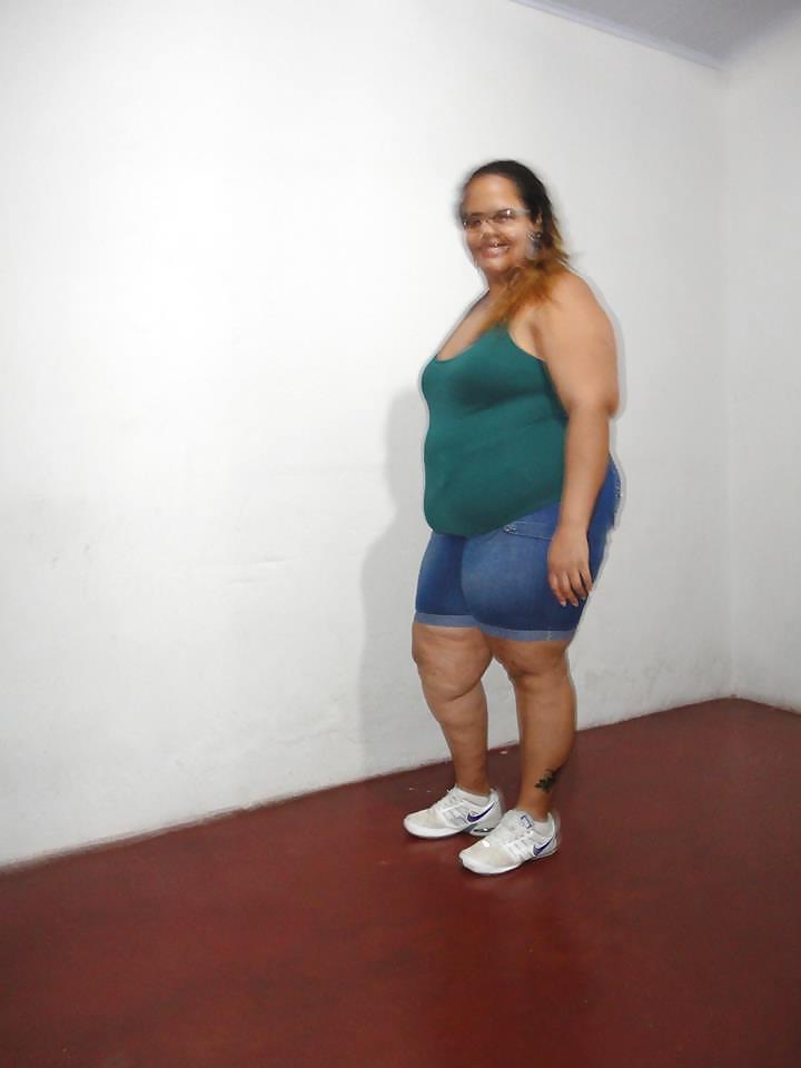 16P Nahla Bbw chubby girl also knows how to dance