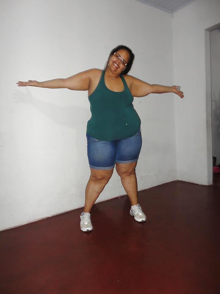 16P Nahla Bbw chubby girl also knows how to dance