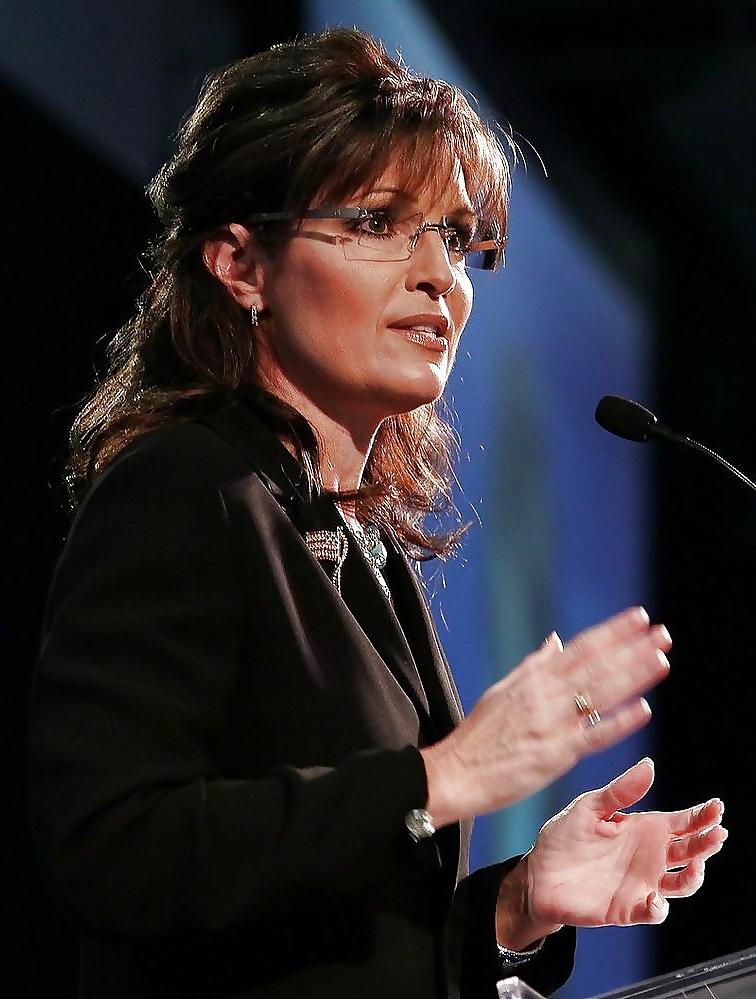 25P SEXY MILF SARAH PALIN - SOME REAL AND SOME FAKE 