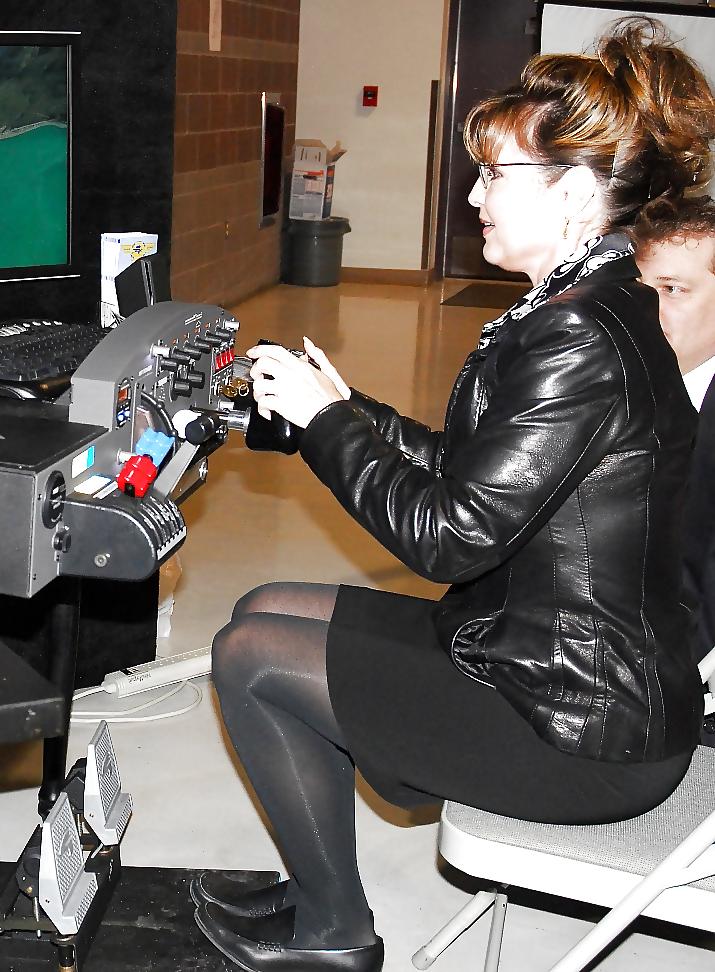 25P SEXY MILF SARAH PALIN - SOME REAL AND SOME FAKE 
