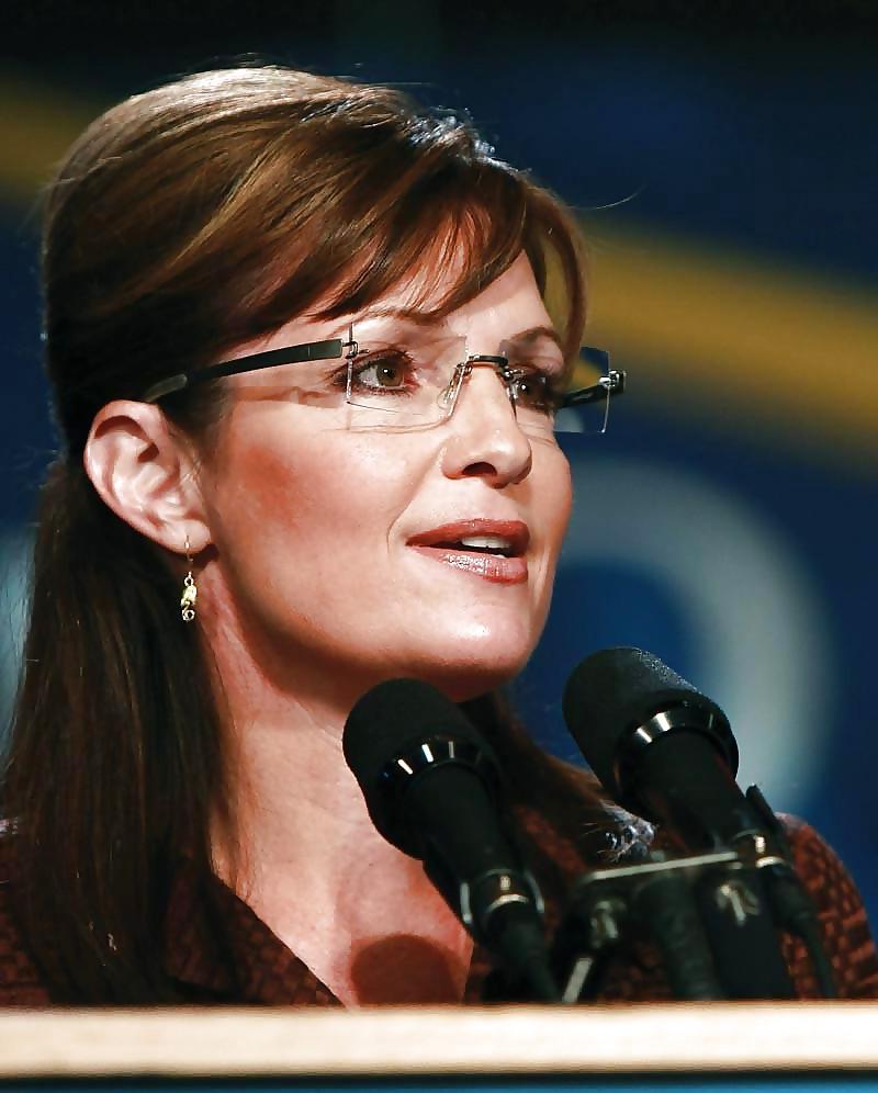 25P SEXY MILF SARAH PALIN - SOME REAL AND SOME FAKE 