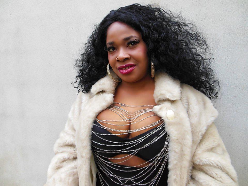 7P Sexy Mature Ebony