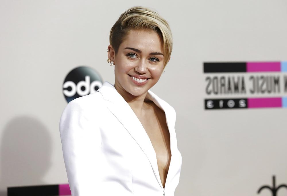 25P Sexy Miley Cyrus 2013 American Music Awards