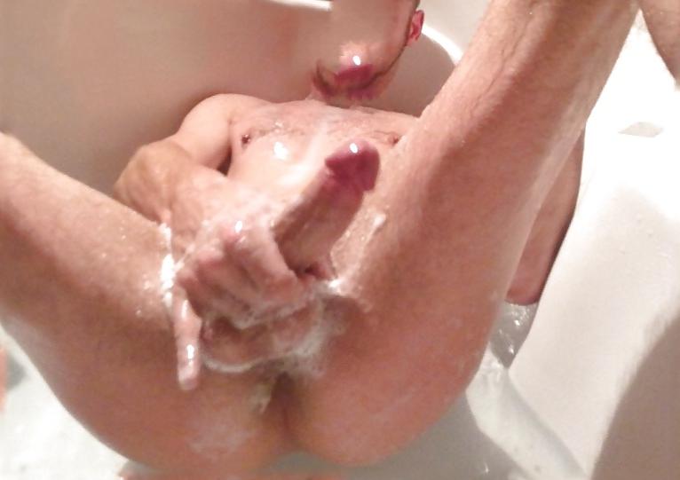5P Caught jerking off in bathtub