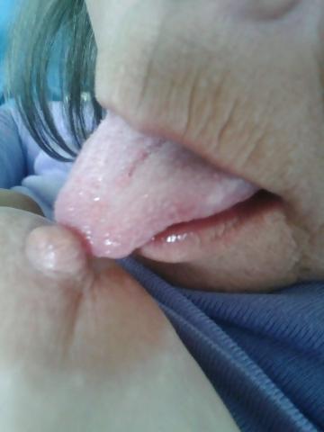 7P My SLUT wife phone pix