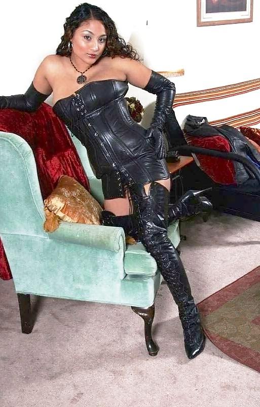 25P Sexy Women in Boots #10