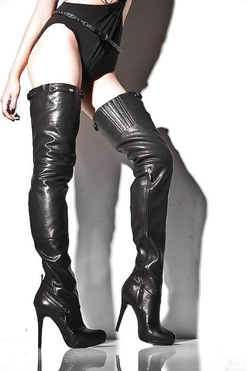 25P Sexy Women in Boots #9