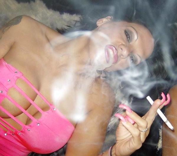 7P Smoking Slut